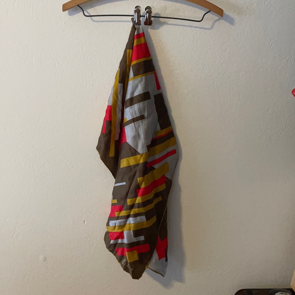 Echo Geometric Scarf